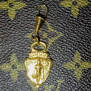 Gucci Knight Medallion Excellent No Gold Loss Looks New Sale Today